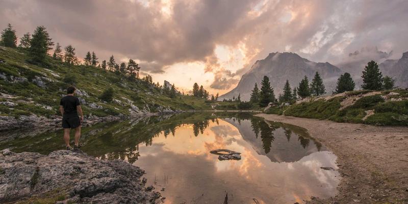 从微缩模型到数字CG：电影特效的技术革命与艺术争议全解析