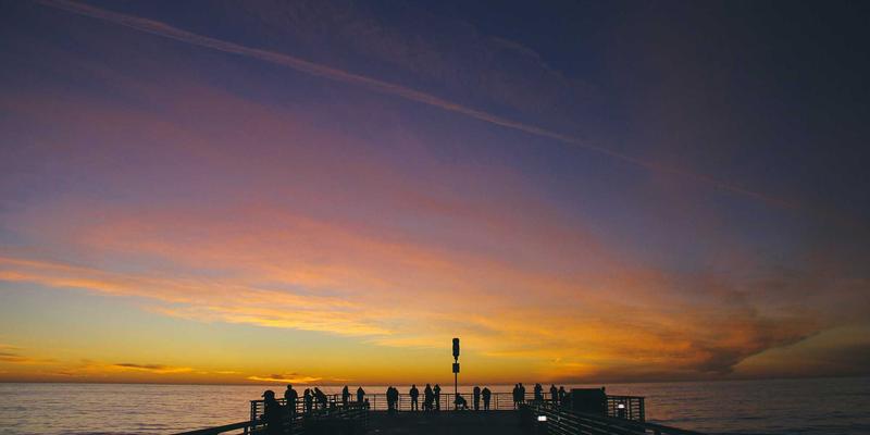 漫威电影宇宙第四阶段剧情走向与角色联动解析：票房奇迹背后的电影推荐指南