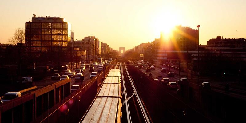 《电影18》：票房黑马背后的现象级观影热潮与深度推荐