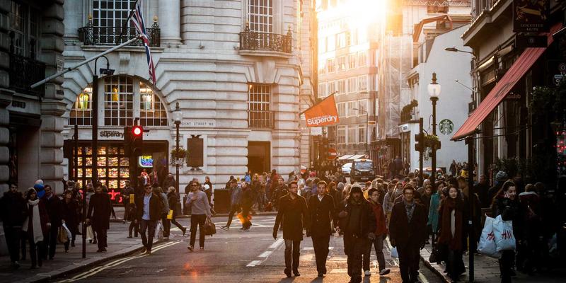 电影社区热议：从《佛罗里达乐园》到《何以为家》，马尚电影视角下的儿童苦难叙事力量