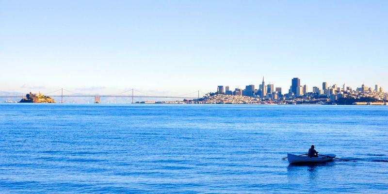 票房密码与影评焦点：马尚电影如何用色彩心理学塑造角色与情绪